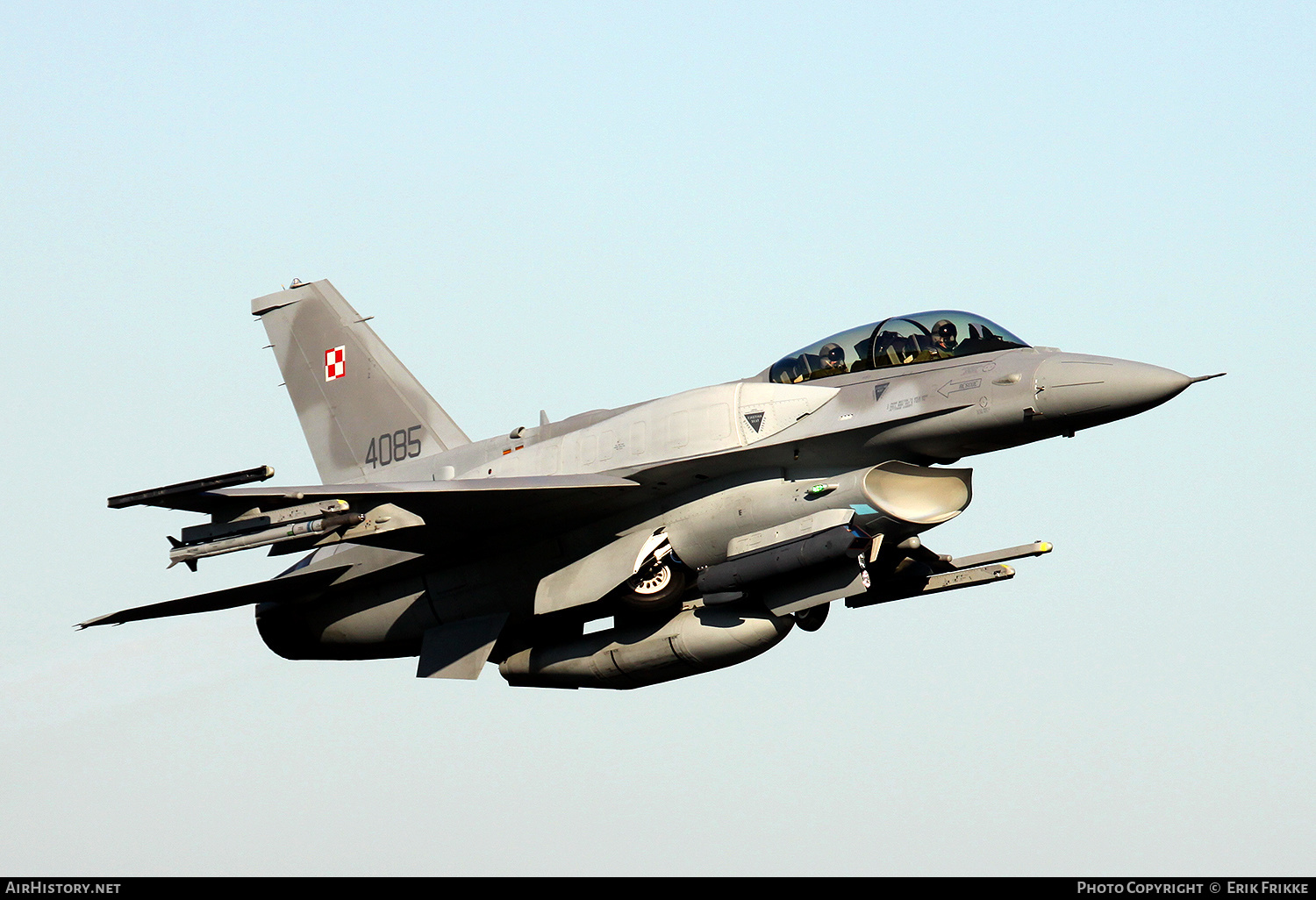 Aircraft Photo of 4085 | General Dynamics F-16D Fighting Falcon | Poland - Air Force | AirHistory.net #379556