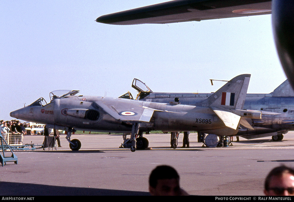 Aircraft Photo of XS695 | Hawker Siddeley Kestrel FGA1 | UK - Air Force | AirHistory.net #379670