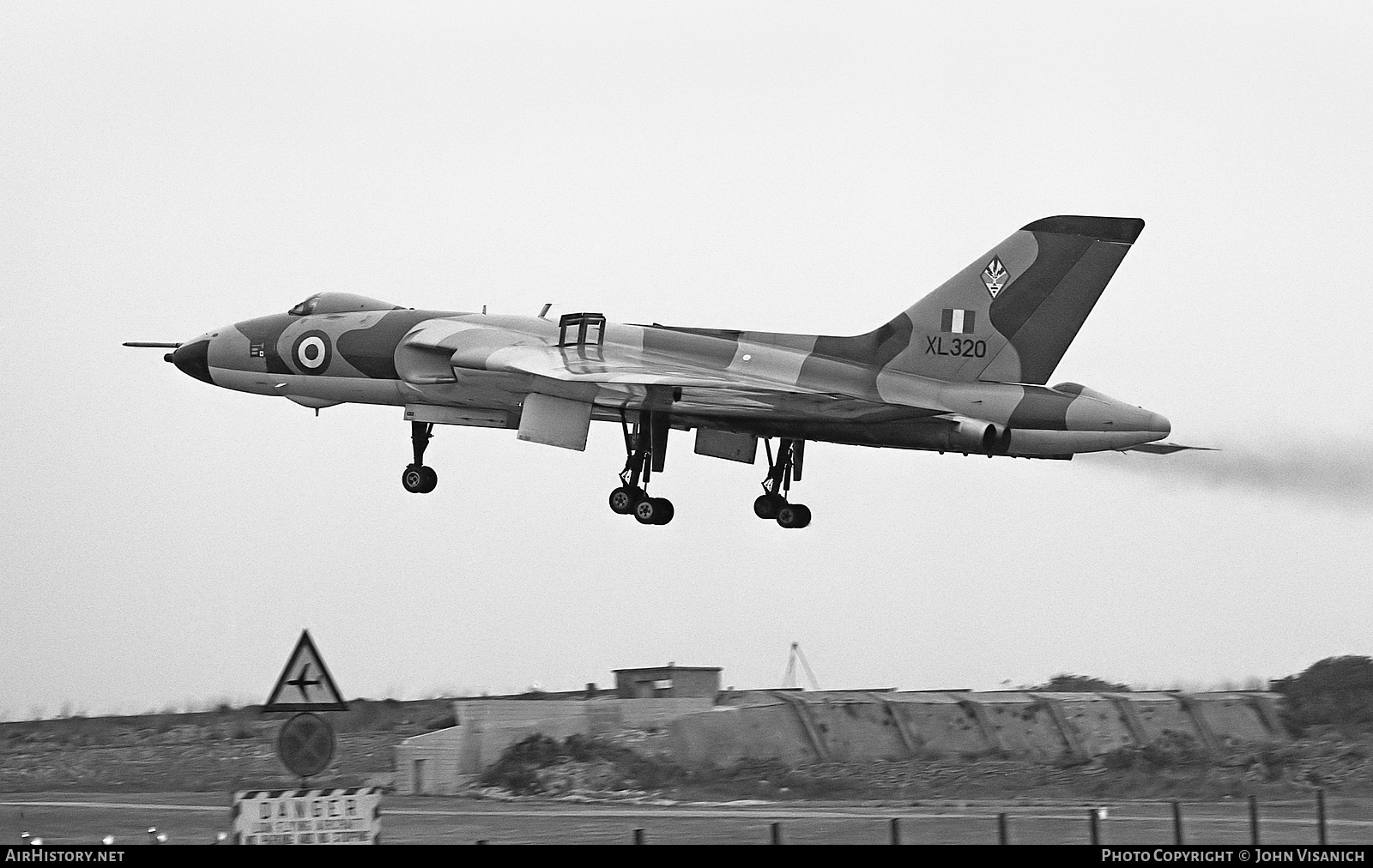 Aircraft Photo of XL320 | Avro 698 Vulcan B.2 | UK - Air Force | AirHistory.net #379964