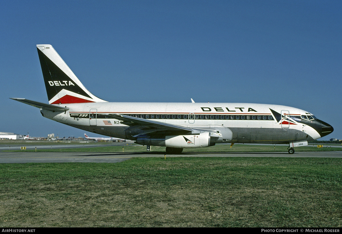 Aircraft Photo of N244WA | Boeing 737-247/Adv | Delta Air Lines | AirHistory.net #380173