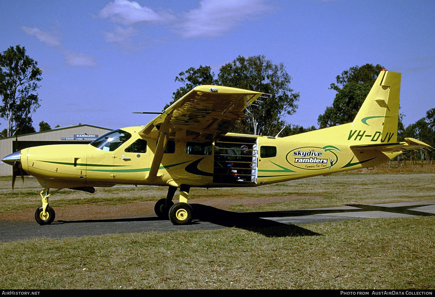 Aircraft Photo of VH-DJV | Cessna 208 Caravan I | Skydive Ramblers | AirHistory.net #380205