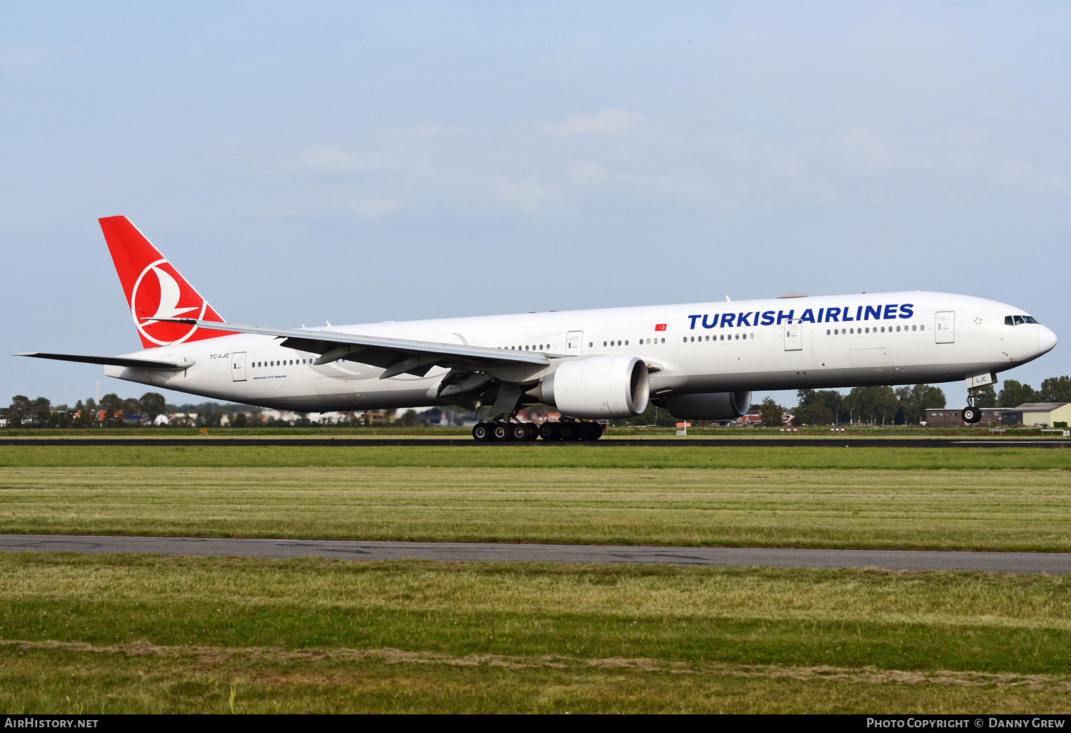 Aircraft Photo of TC-LJC | Boeing 777-3F2/ER | Turkish Airlines | AirHistory.net #380364