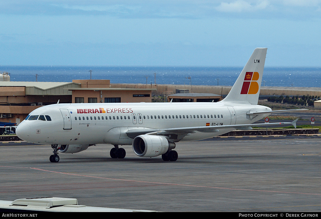 Aircraft Photo of EC-LYM | Airbus A320-216 | Iberia Express | AirHistory.net #380434