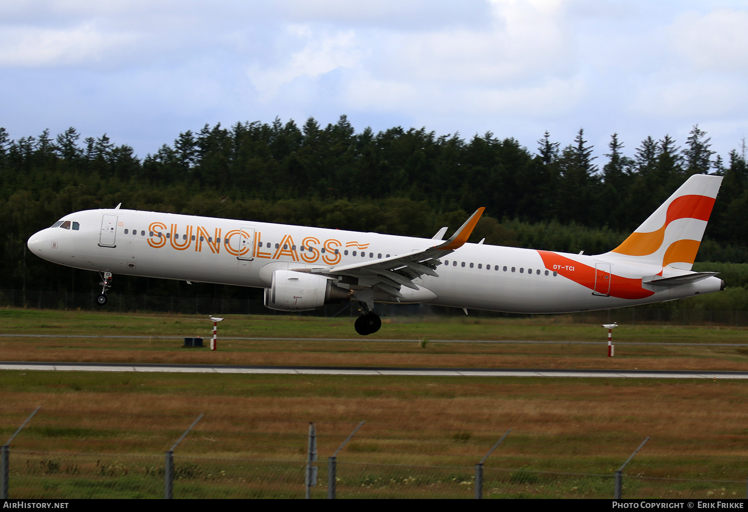 Aircraft Photo of OY-TCI | Airbus A321-211 | Sunclass Airlines | AirHistory.net #380581