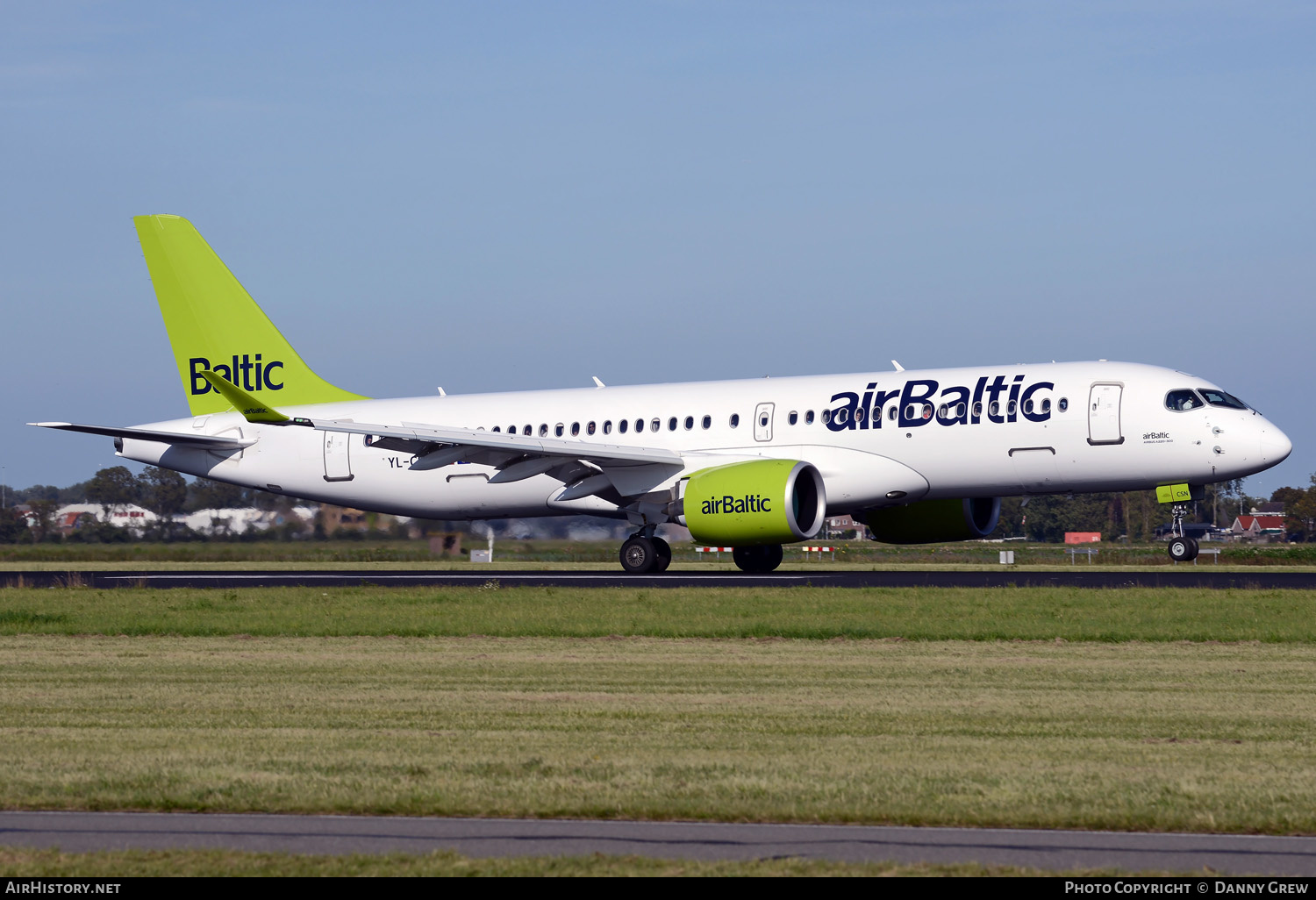 Aircraft Photo of YL-CSN | Airbus A220-371 (BD-500-1A11) | AirBaltic | AirHistory.net #380613