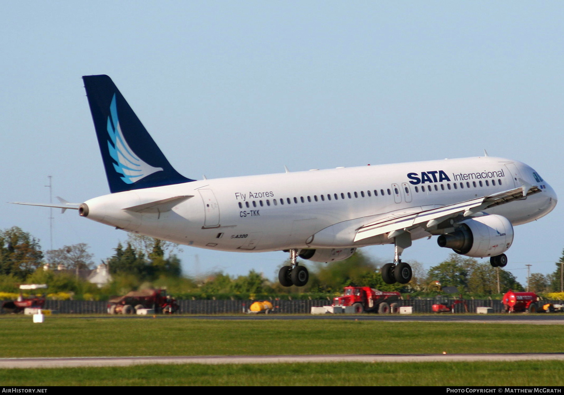 Aircraft Photo of CS-TKK | Airbus A320-214 | SATA Internacional | AirHistory.net #380627