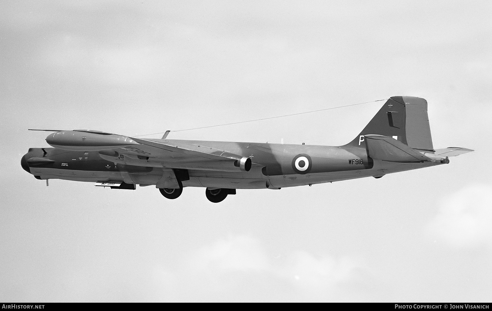 Aircraft Photo of WF916 | English Electric Canberra T17 | UK - Air Force | AirHistory.net #380634