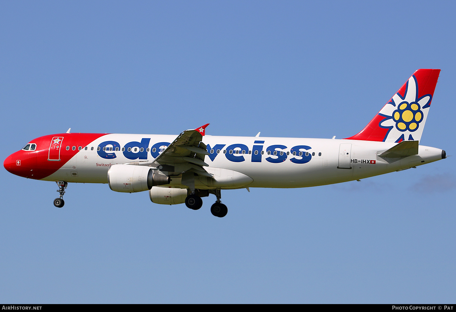 Aircraft Photo of HB-IHX | Airbus A320-214 | Edelweiss Air | AirHistory.net #380660