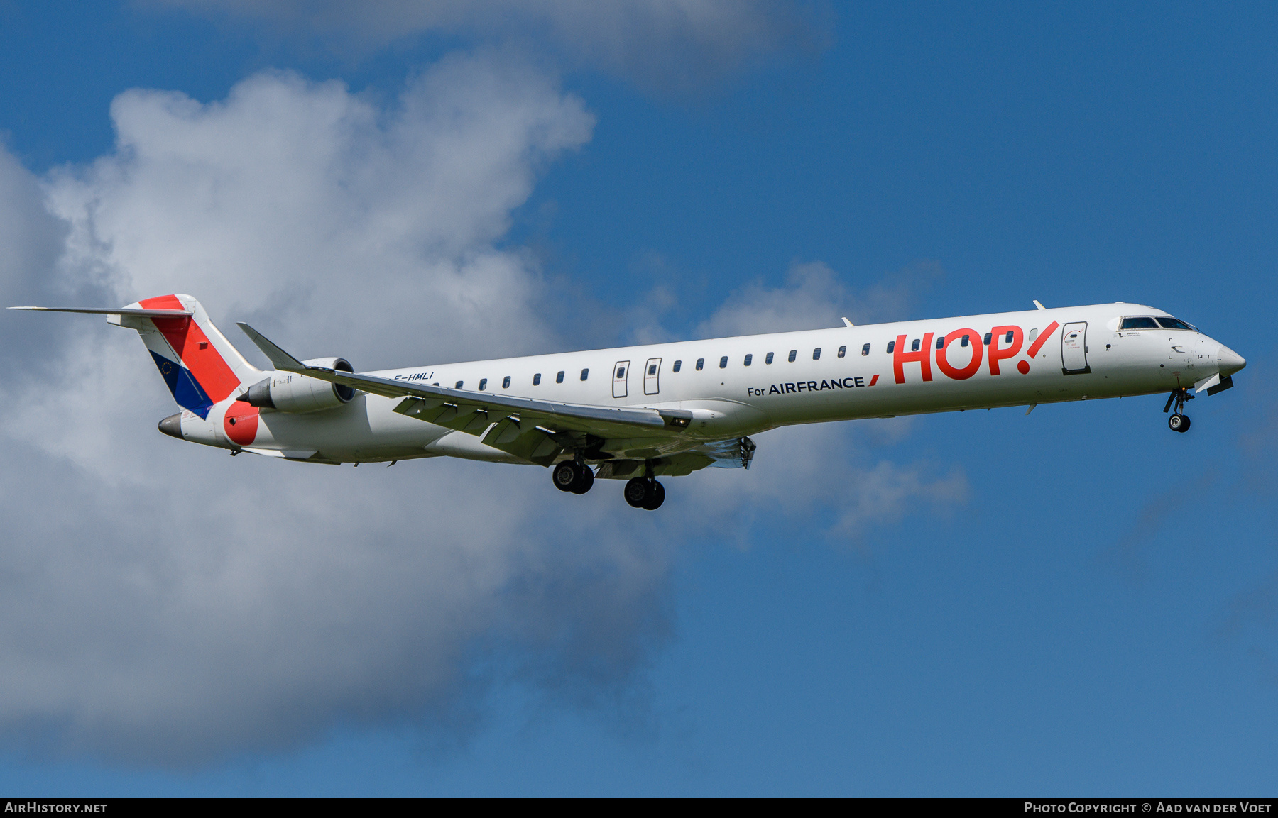 Aircraft Photo of F-HMLI | Bombardier CRJ-1000EL NG (CL-600-2E25) | Hop! | AirHistory.net #380663