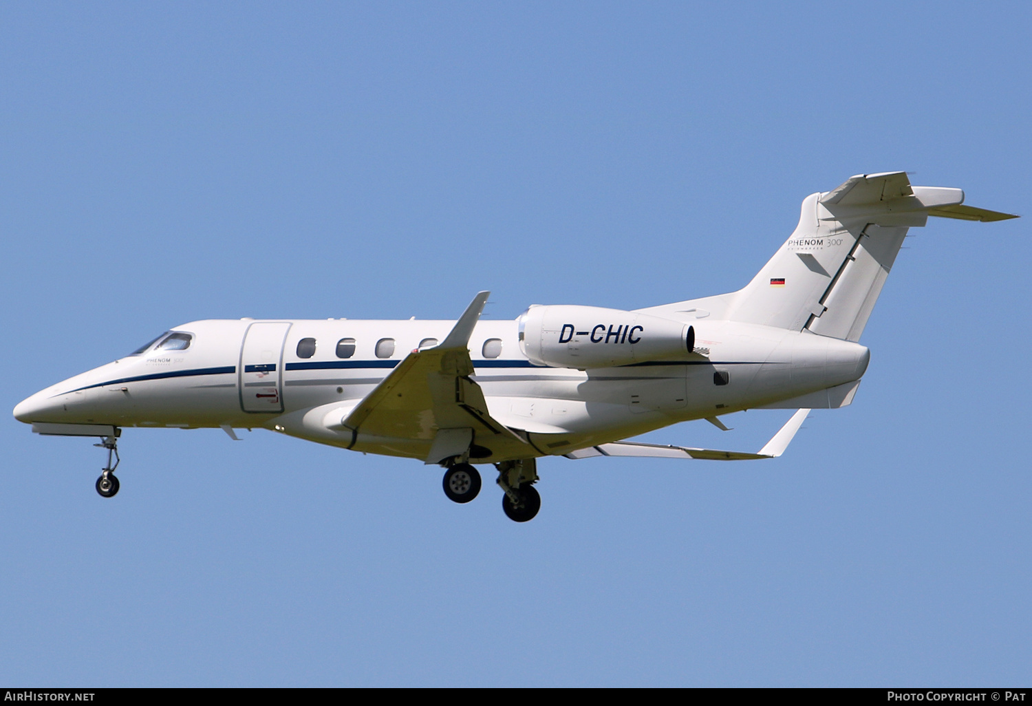 Aircraft Photo of D-CHIC | Embraer EMB-505 Phenom 300 | AirHistory.net #380685