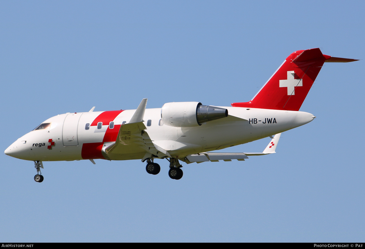 Aircraft Photo of HB-JWA | Bombardier Challenger 650 (CL-600-2B16) | REGA - Swiss Air Ambulance | AirHistory.net #380694