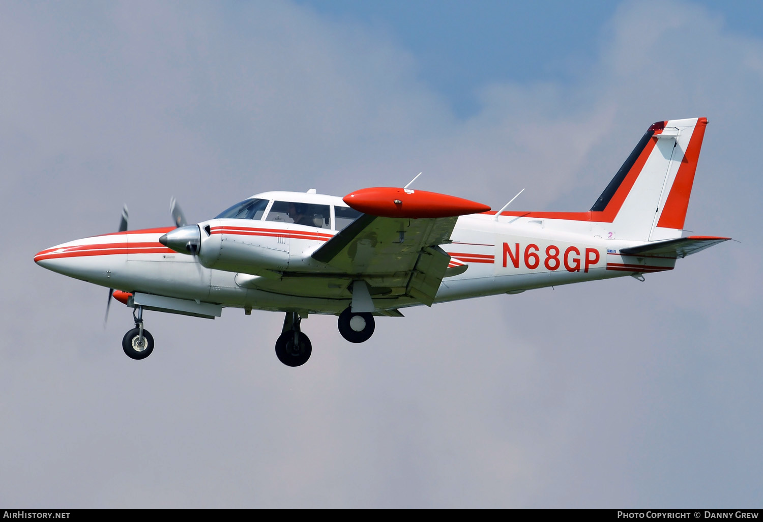 Aircraft Photo of N68GP | Piper PA-30-160 Turbo Twin Comanche B | AirHistory.net #380711
