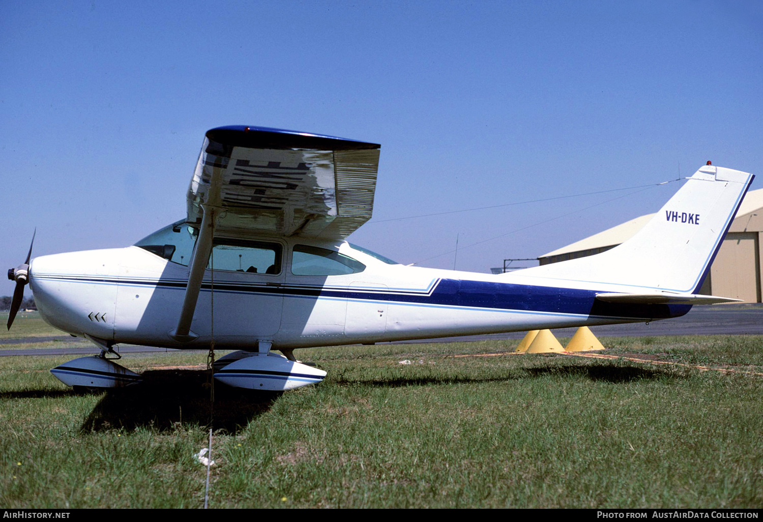 Aircraft Photo of VH-DKE | Cessna 182H Skylane | AirHistory.net #381047
