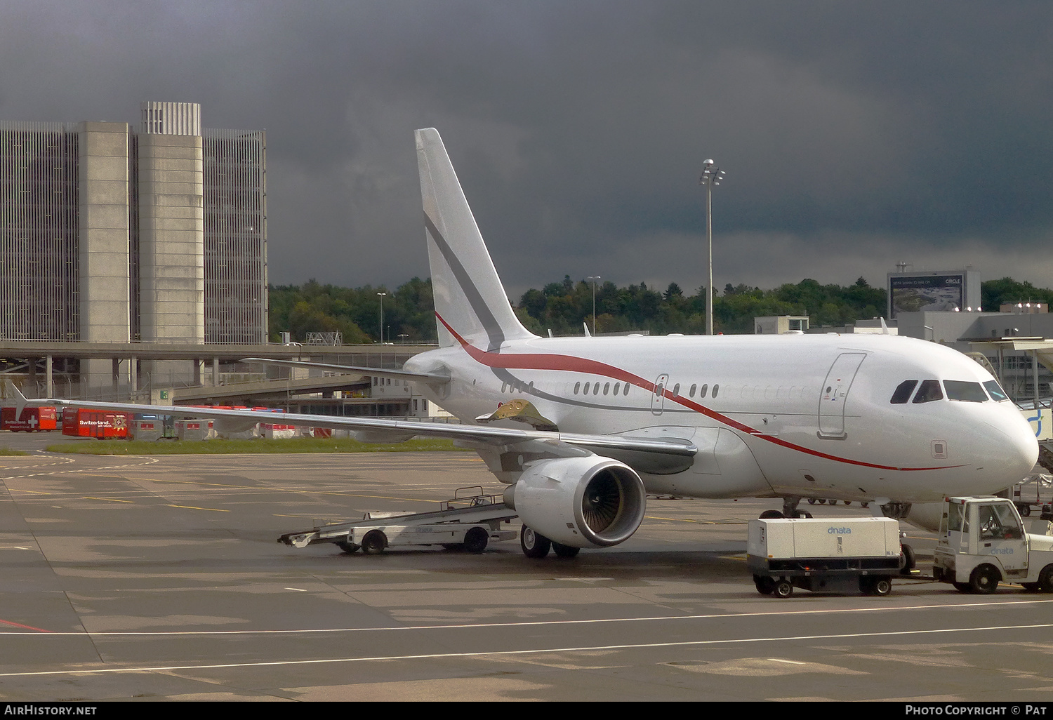 Aircraft Photo of OE-LUX | Airbus ACJ318 (A318-112/CJ) | Tyrolean Jet Service | AirHistory.net #381128