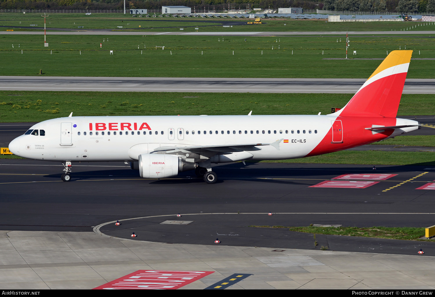 Aircraft Photo of EC-ILS | Airbus A320-214 | Iberia | AirHistory.net #381204