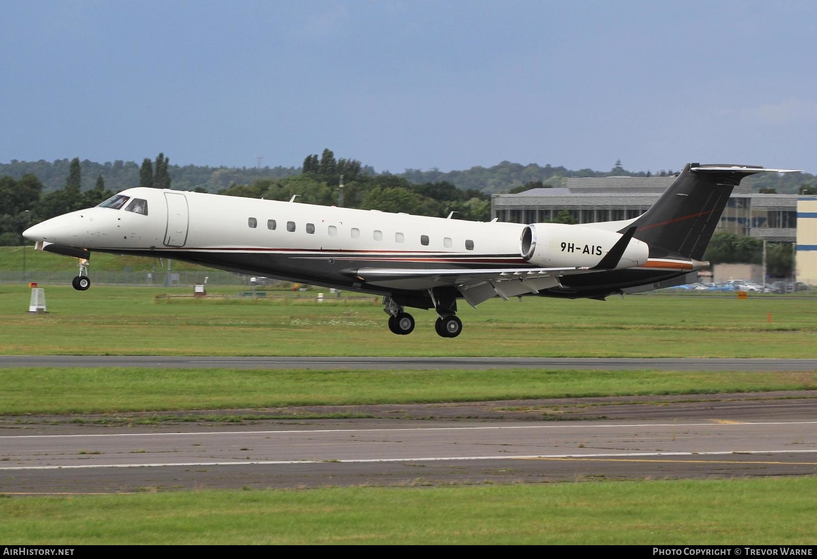 Aircraft Photo of 9H-AIS | Embraer Legacy 600 (EMB-135BJ) | AirHistory.net #381217