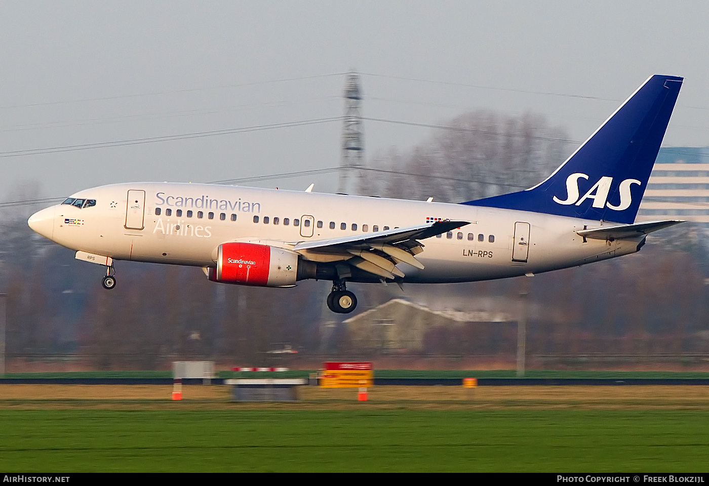 Aircraft Photo of LN-RPS | Boeing 737-683 | Scandinavian Airlines - SAS | AirHistory.net #381234