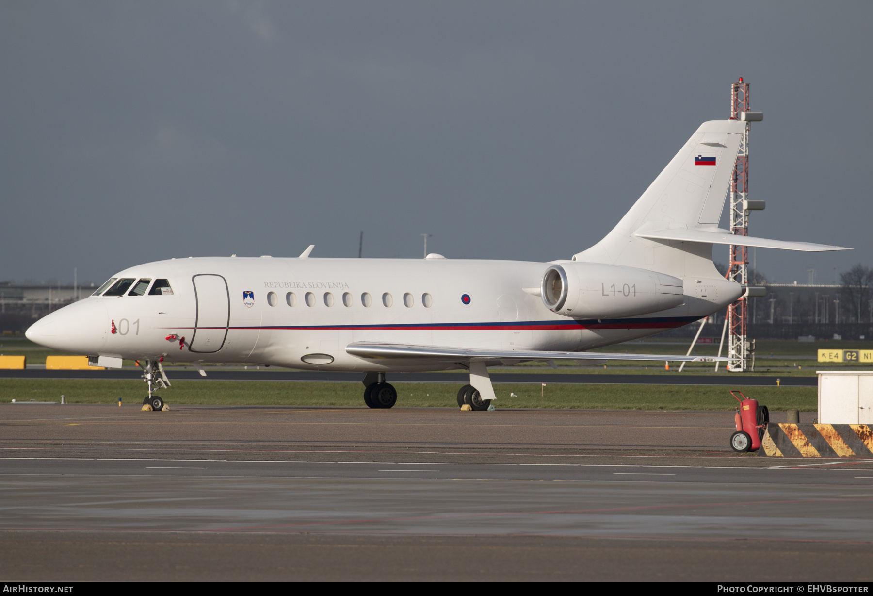 Aircraft Photo of L1-01 | Dassault Falcon 2000EX | Slovenia - Air Force | AirHistory.net #381365