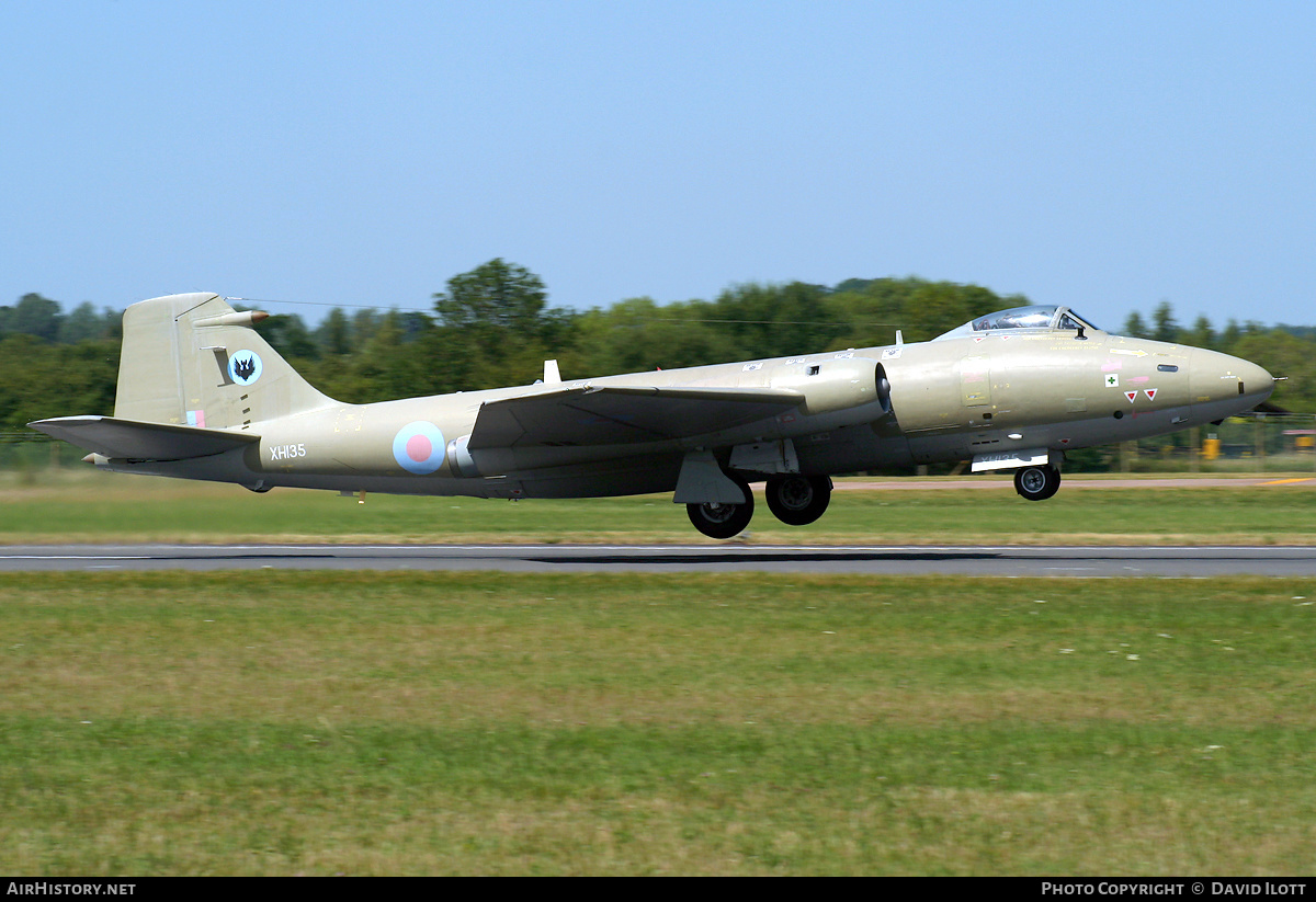 Aircraft Photo of XH135 | English Electric Canberra PR9 | UK - Air Force | AirHistory.net #381421