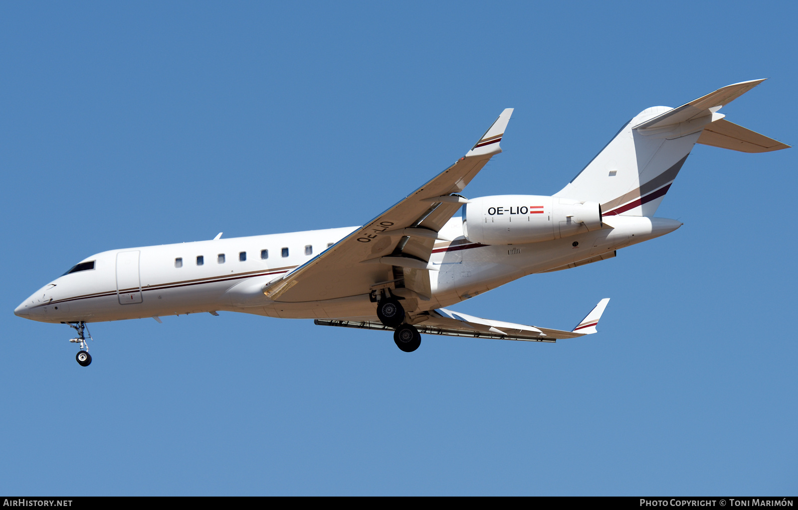 Aircraft Photo of OE-LIO | Bombardier Global 5000 (BD-700-1A11) | AirHistory.net #381425
