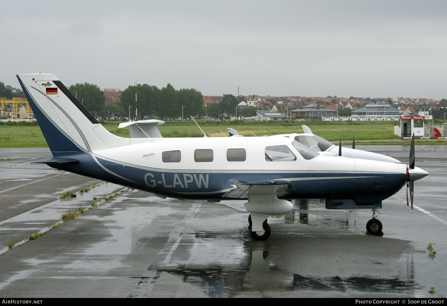 Aircraft Photo of G-LAPW | Piper PA-46-350P Malibu Mirage | AirHistory.net #381526