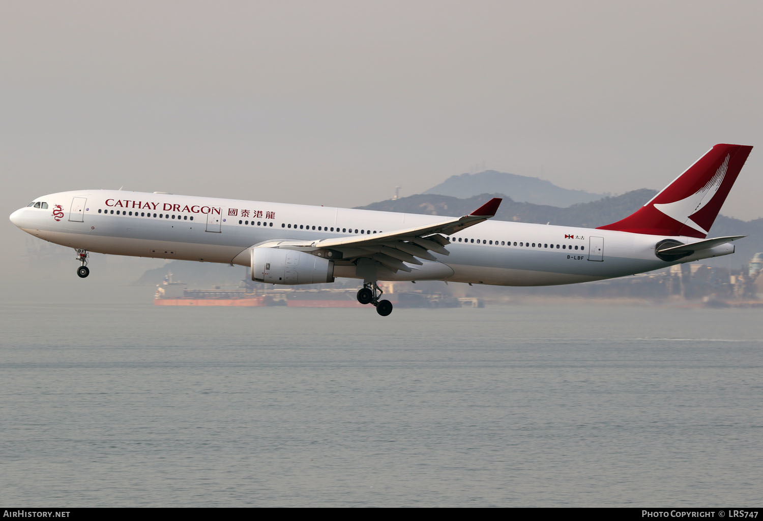 Aircraft Photo of B-LBF | Airbus A330-343E | Cathay Dragon Airways | AirHistory.net #381543