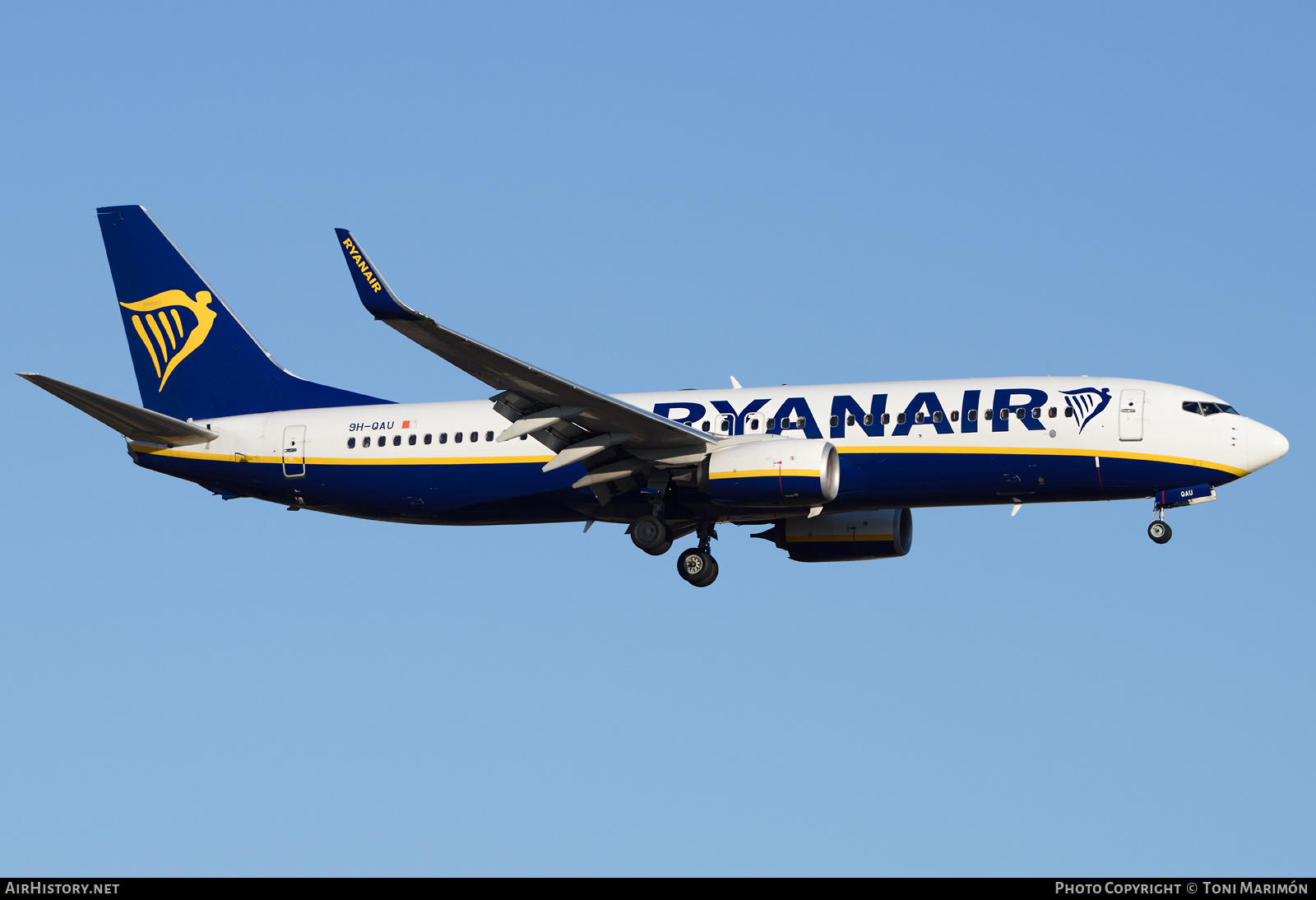 Aircraft Photo of 9H-QAU | Boeing 737-800 | Ryanair | AirHistory.net #381585