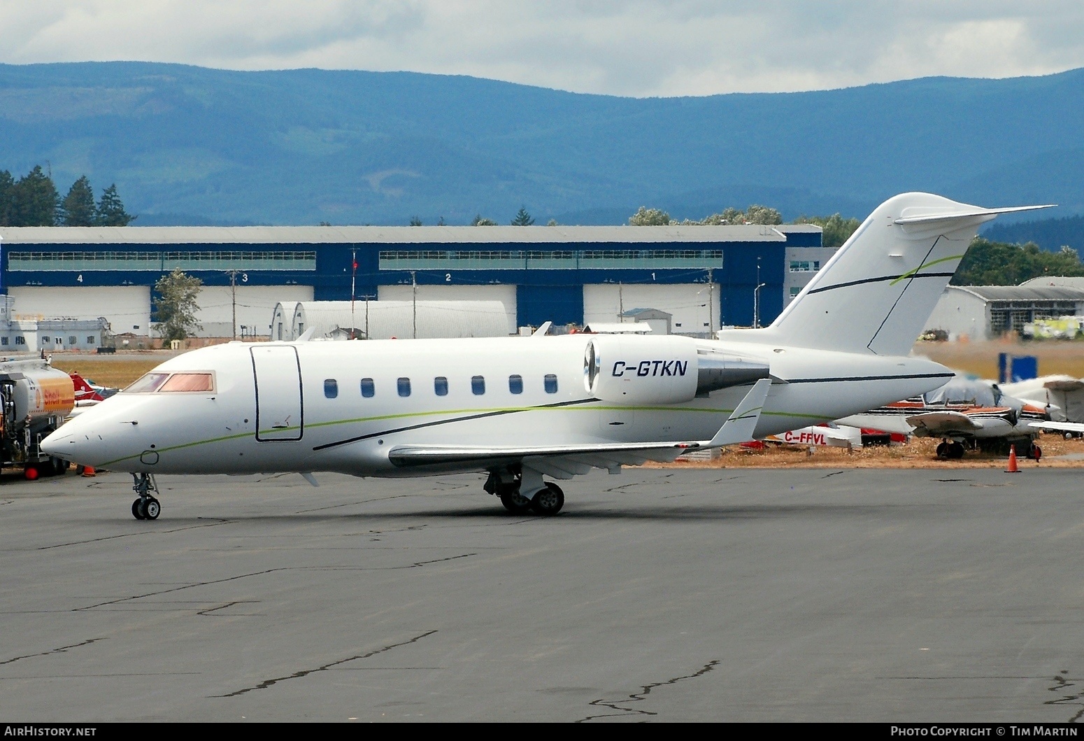 Aircraft Photo of C-GTKN | Bombardier Challenger 650 (CL-600-2B16) | AirHistory.net #381595