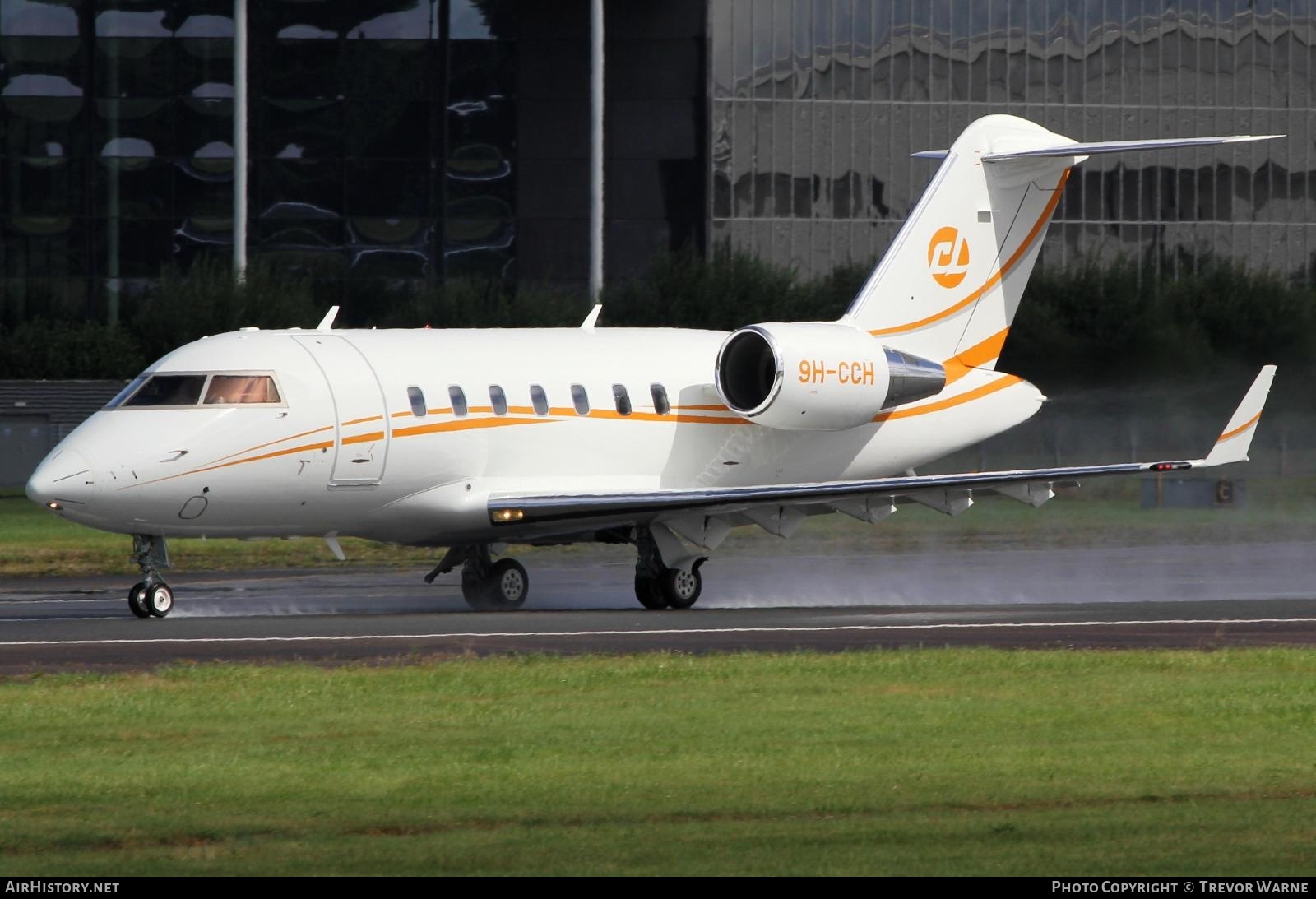 Aircraft Photo of 9H-CCH | Bombardier Challenger 650 (CL-600-2B16) | AirHistory.net #381661