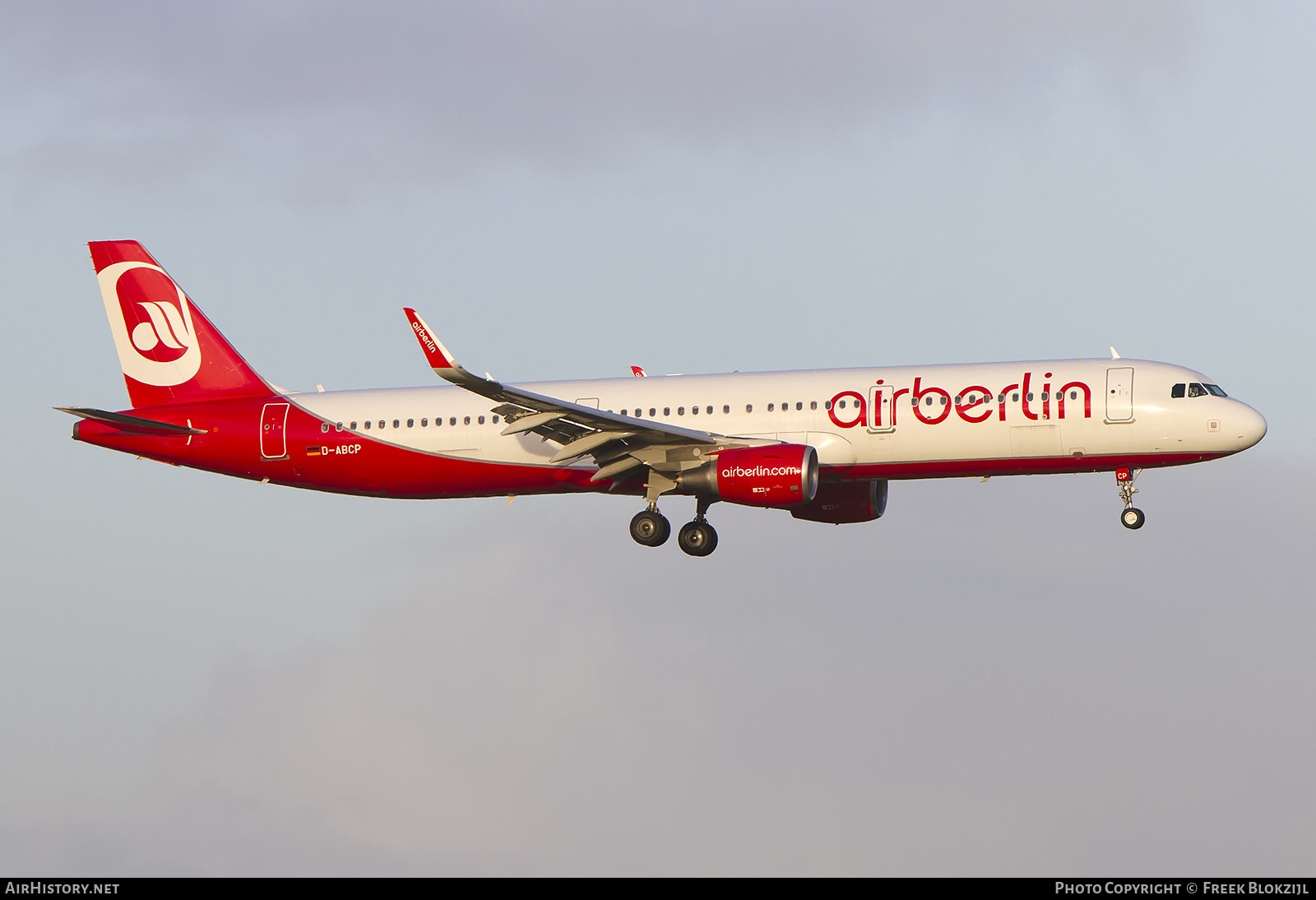 Aircraft Photo of D-ABCP | Airbus A321-211 | Air Berlin | AirHistory.net #381780