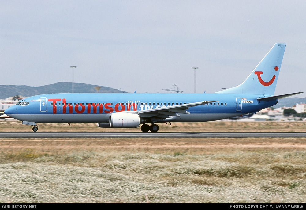 Aircraft Photo of SE-DZI | Boeing 737-804 | Thomsonfly | AirHistory.net #381874