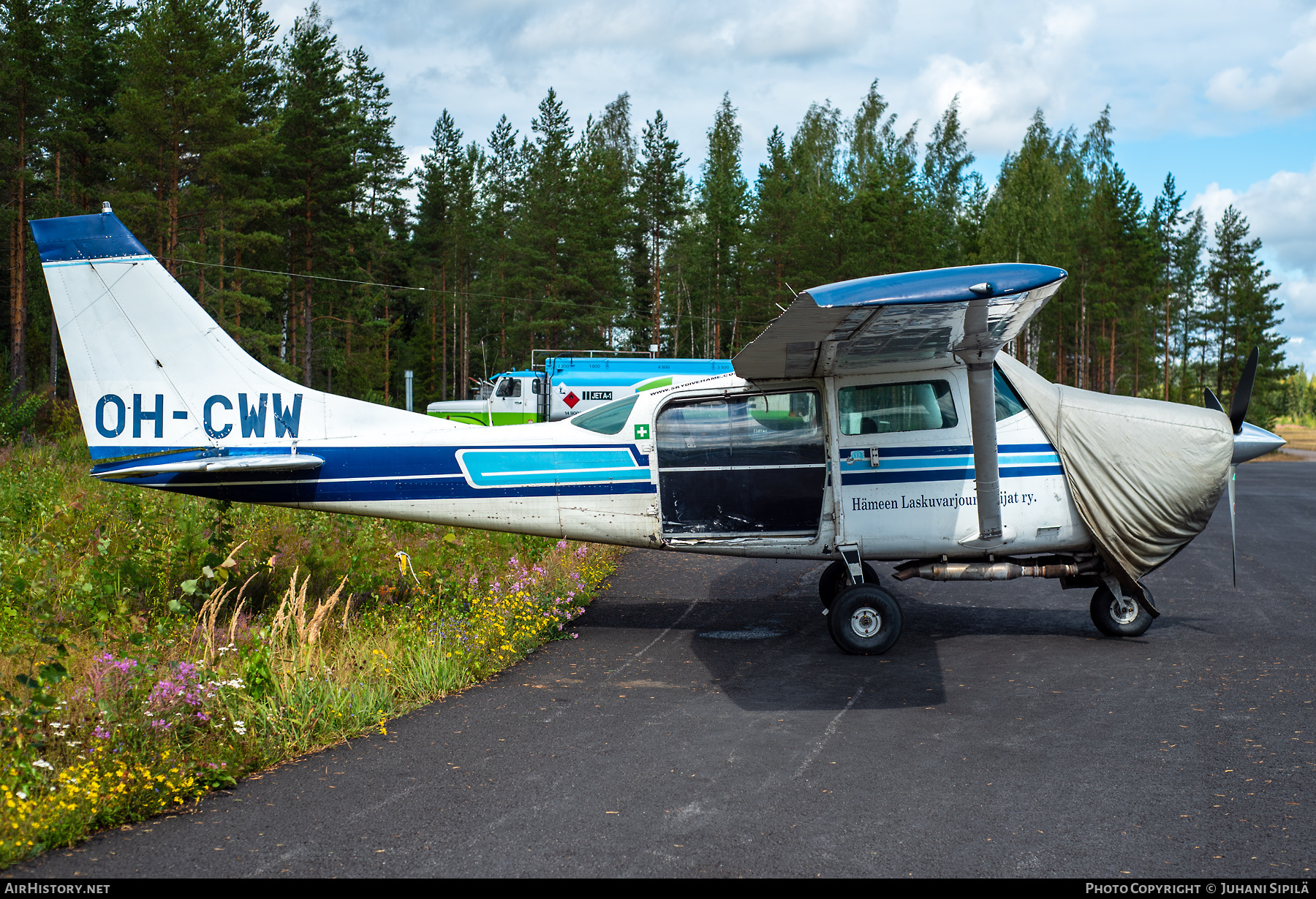 Aircraft Photo of OH-CWW | Cessna U206C Super Skywagon | Hämeen Laskuvarjourheilijat | AirHistory.net #381879