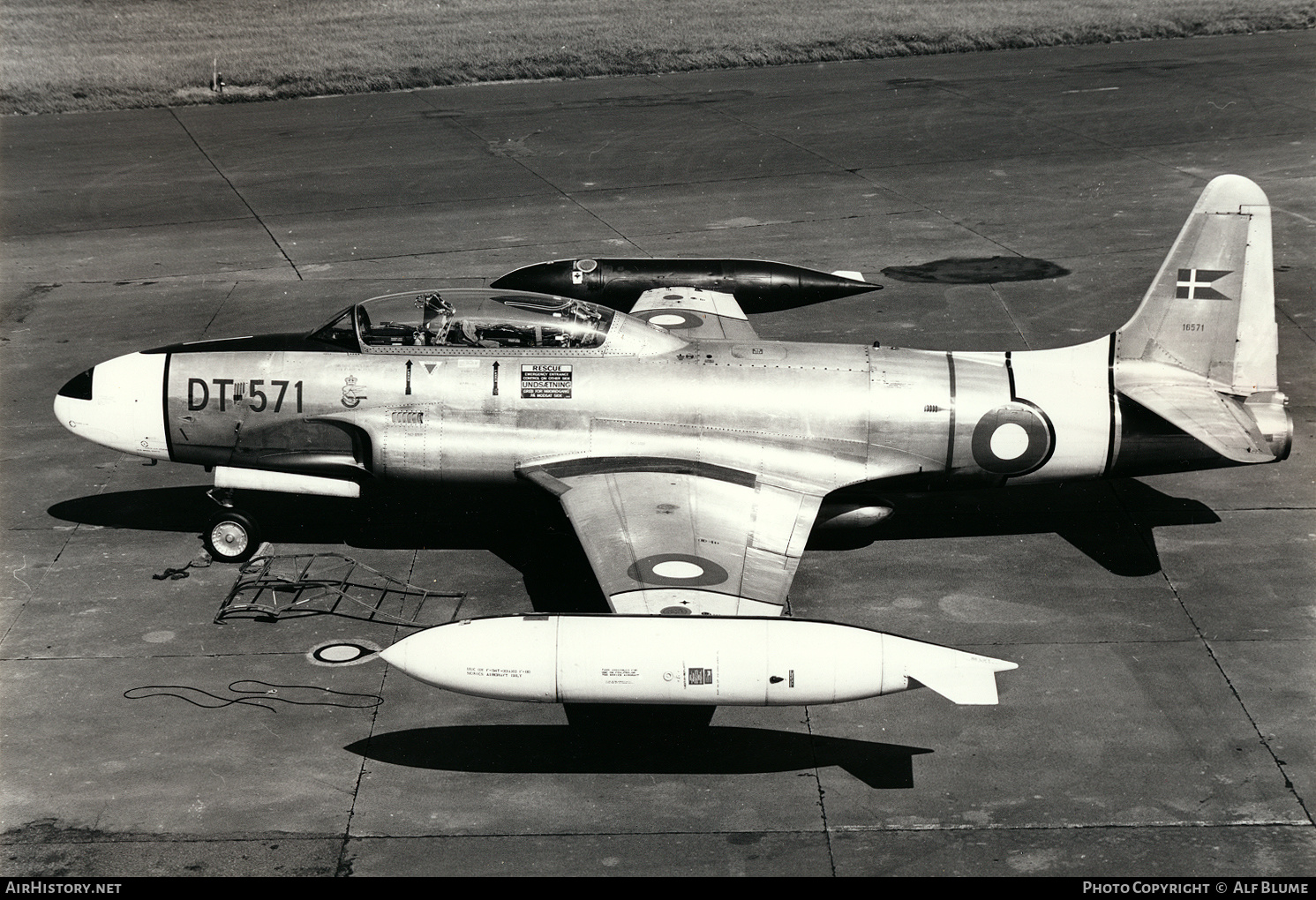 Aircraft Photo of DT-571 / 16571 | Lockheed T-33A | Denmark - Air Force | AirHistory.net #382010