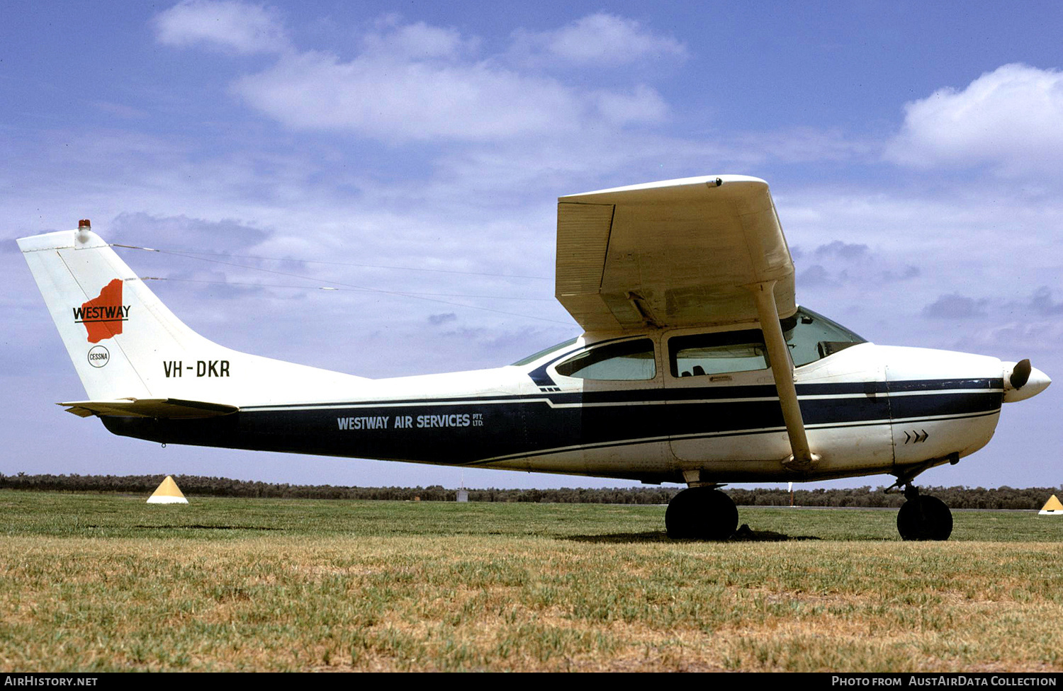Aircraft Photo of VH-DKR | Cessna 182G Skylane | Westway Air Services | AirHistory.net #382051