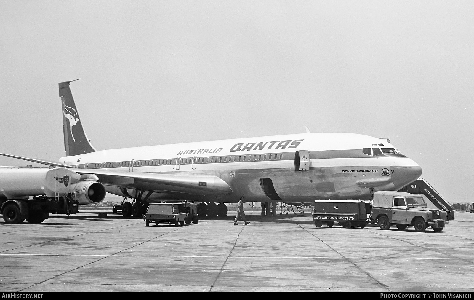 Aircraft Photo of VH-EBV | Boeing 707-338C | Qantas | AirHistory.net #382067