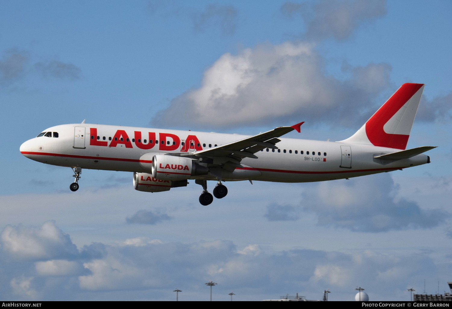Aircraft Photo of 9H-LOO | Airbus A320-214 | Lauda Europe | AirHistory.net #382124