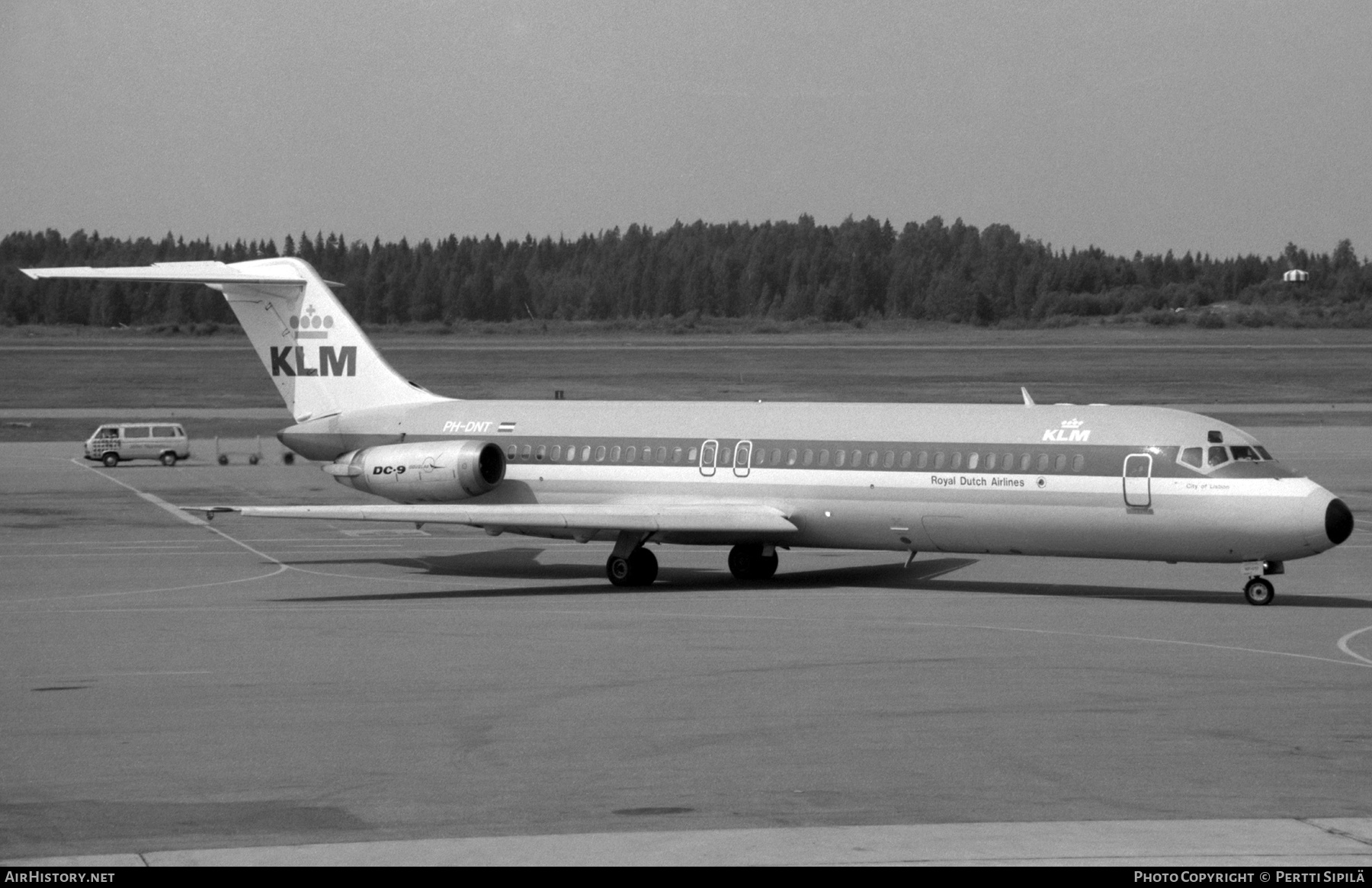Aircraft Photo of PH-DNT | McDonnell Douglas DC-9-32 | KLM - Royal Dutch Airlines | AirHistory.net #382133