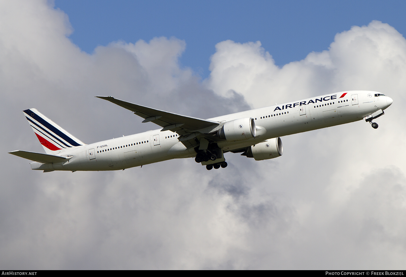 Aircraft Photo of F-GSQL | Boeing 777-328/ER | Air France | AirHistory.net #382285