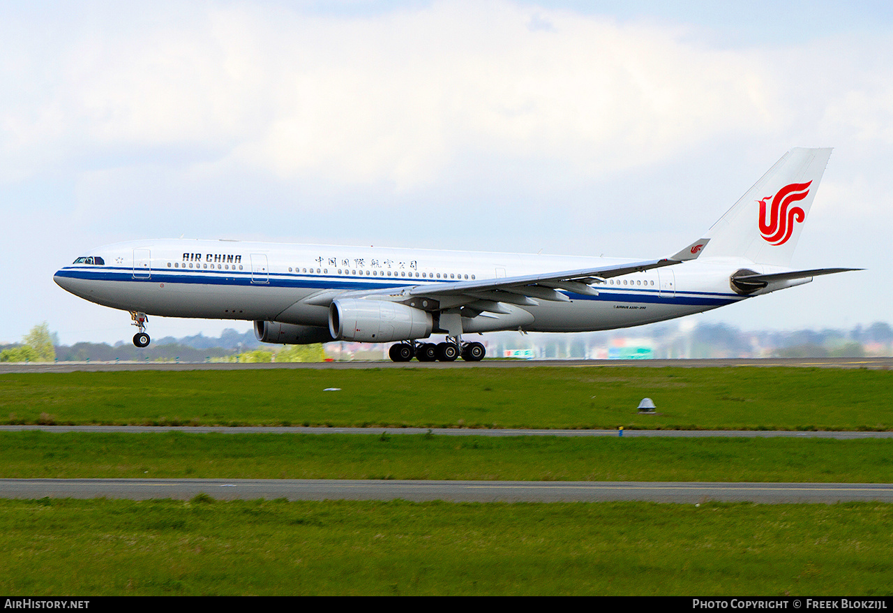 Aircraft Photo of B-6081 | Airbus A330-243 | Air China | AirHistory.net #382307