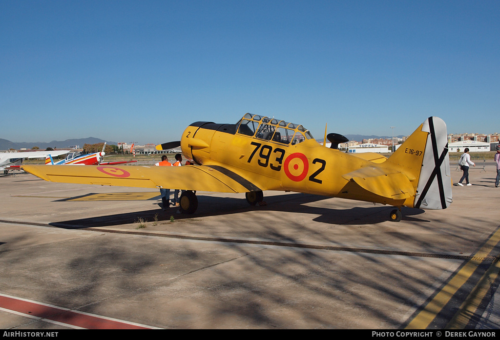 Aircraft Photo of E16-97 / 793-2 | North American T-6G Texan | Spain - Air Force | AirHistory.net #382342