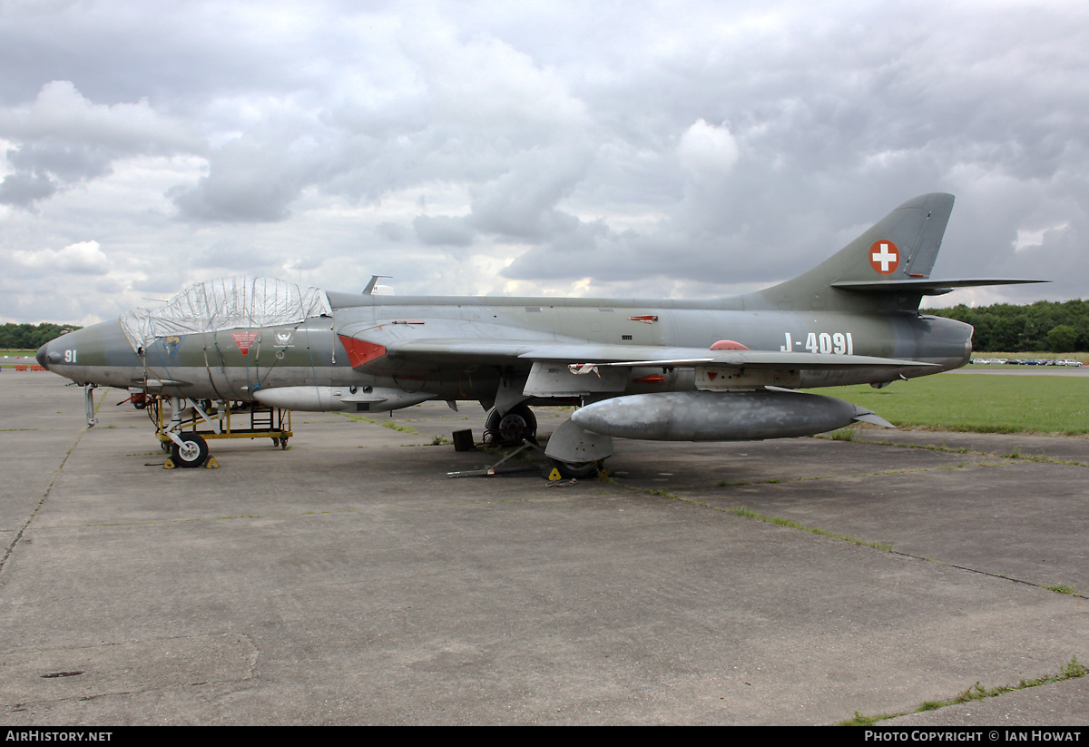 Aircraft Photo of J-4091 | Hawker Hunter F58 | Switzerland - Air Force | AirHistory.net #382436