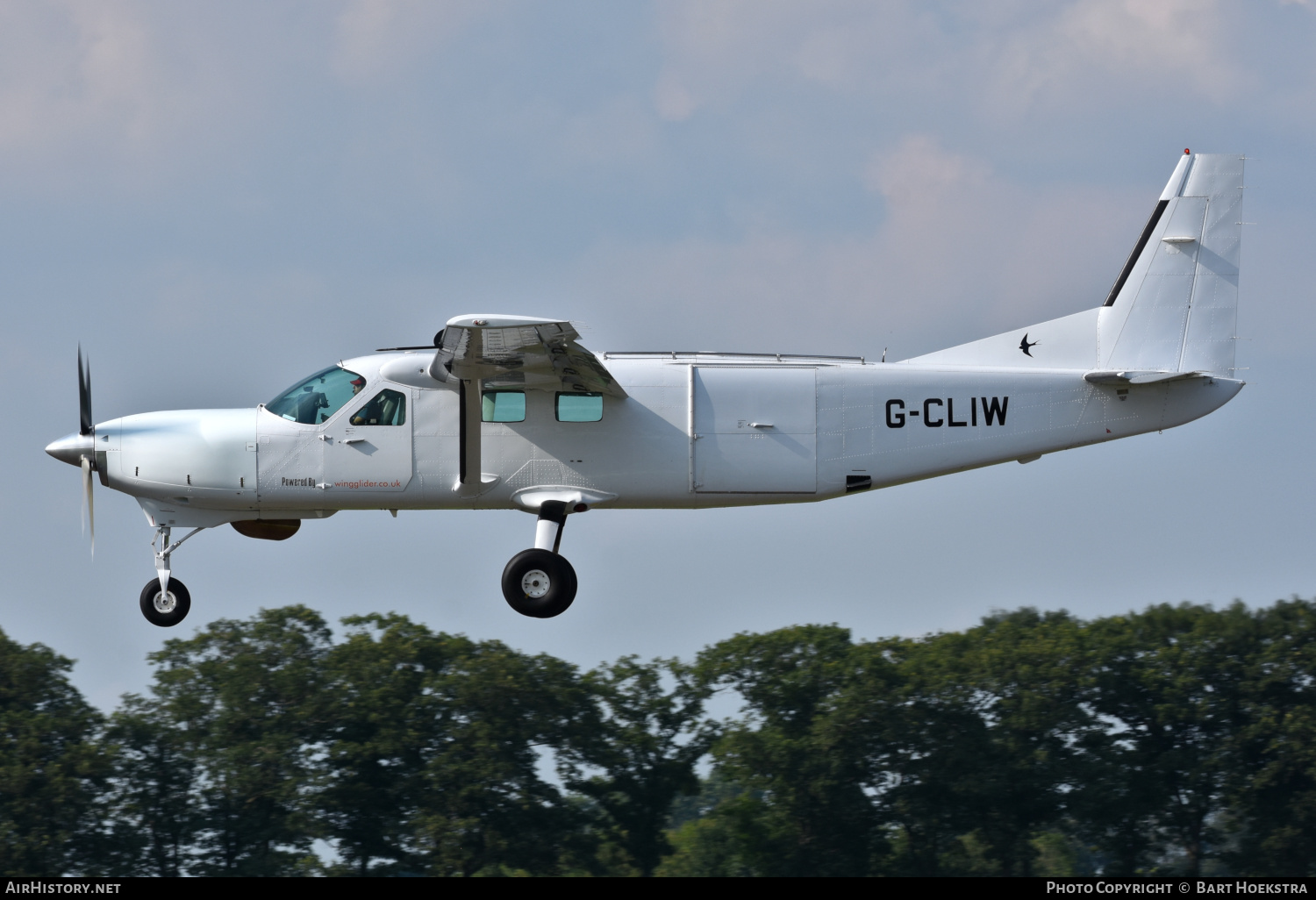 Aircraft Photo of G-CLIW | Cessna 208B Grand Caravan | Wingglider | AirHistory.net #382495