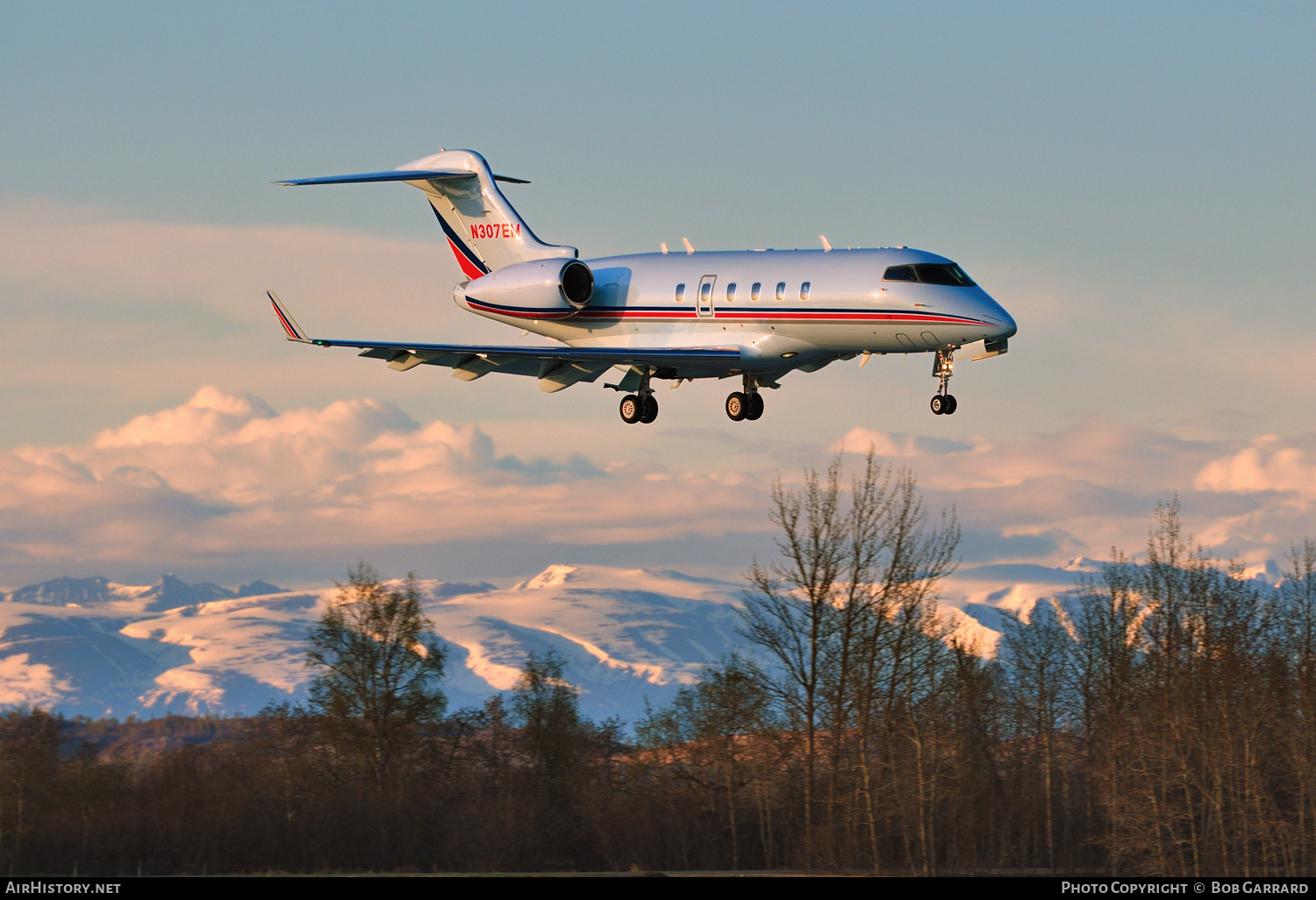Aircraft Photo of N307EM | Bombardier Challenger 300 (BD-100-1A10) | AirHistory.net #382537