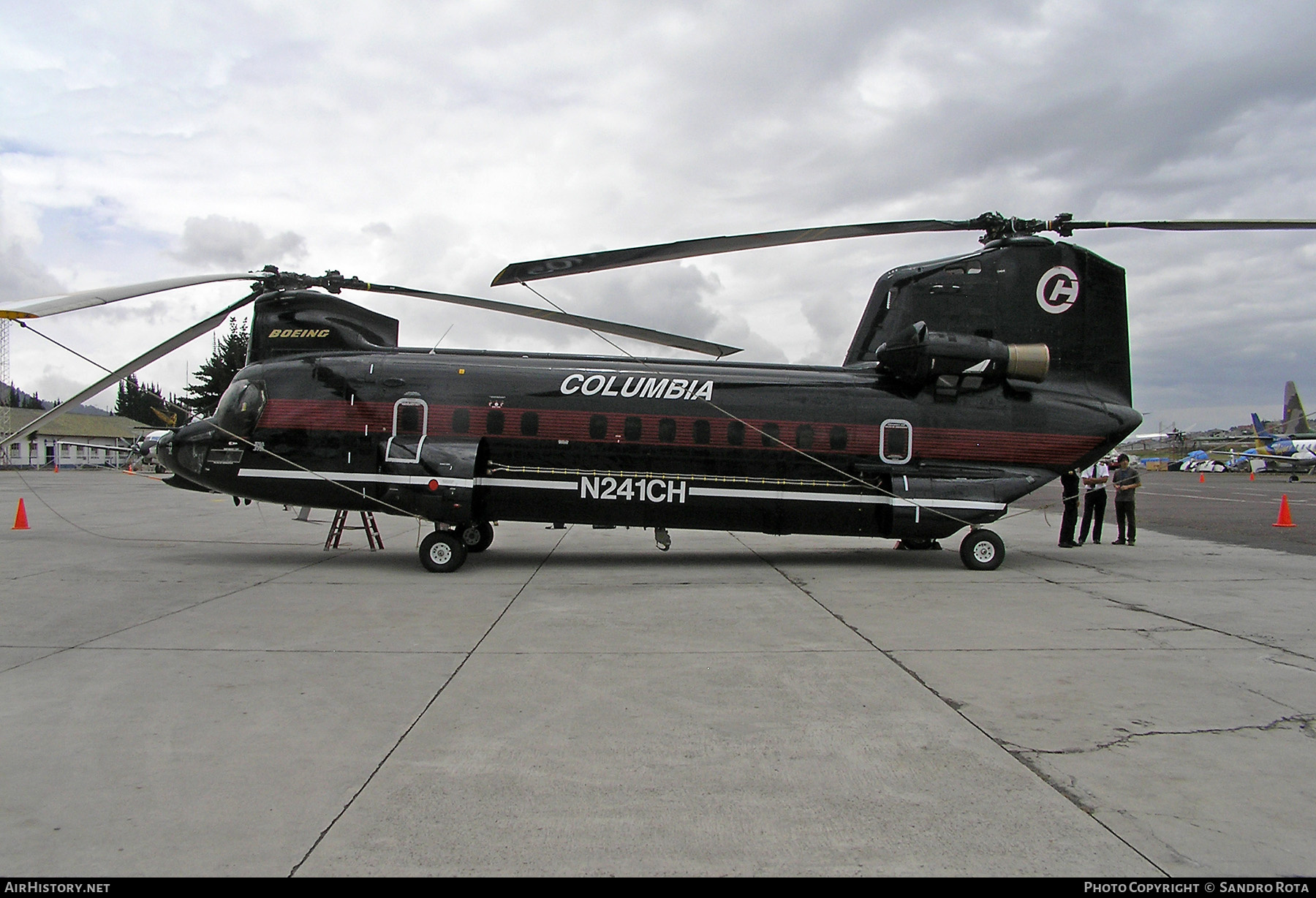 Aircraft Photo of N241CH | Boeing Vertol 234LR | Columbia Helicopters | AirHistory.net #382573