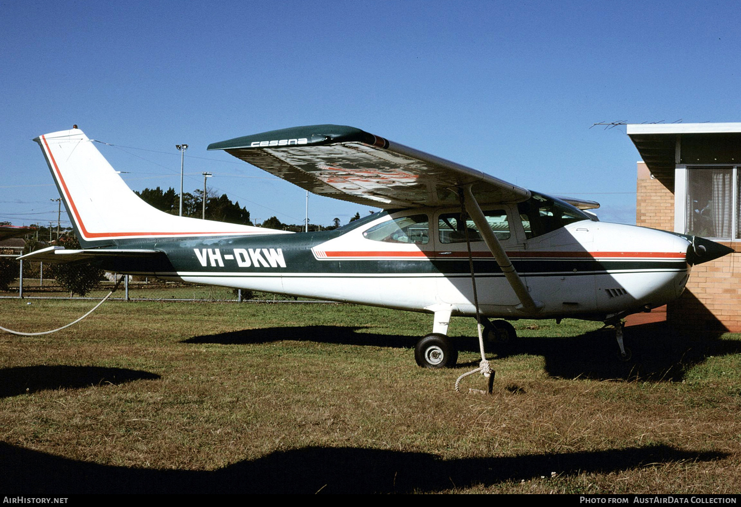 Aircraft Photo of VH-DKW | Cessna 182P Skylane | AirHistory.net #382585
