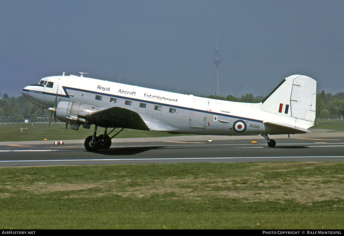 Aircraft Photo of KG661 | Douglas C-47A Dakota Mk.3 | UK - Air Force | AirHistory.net #382703
