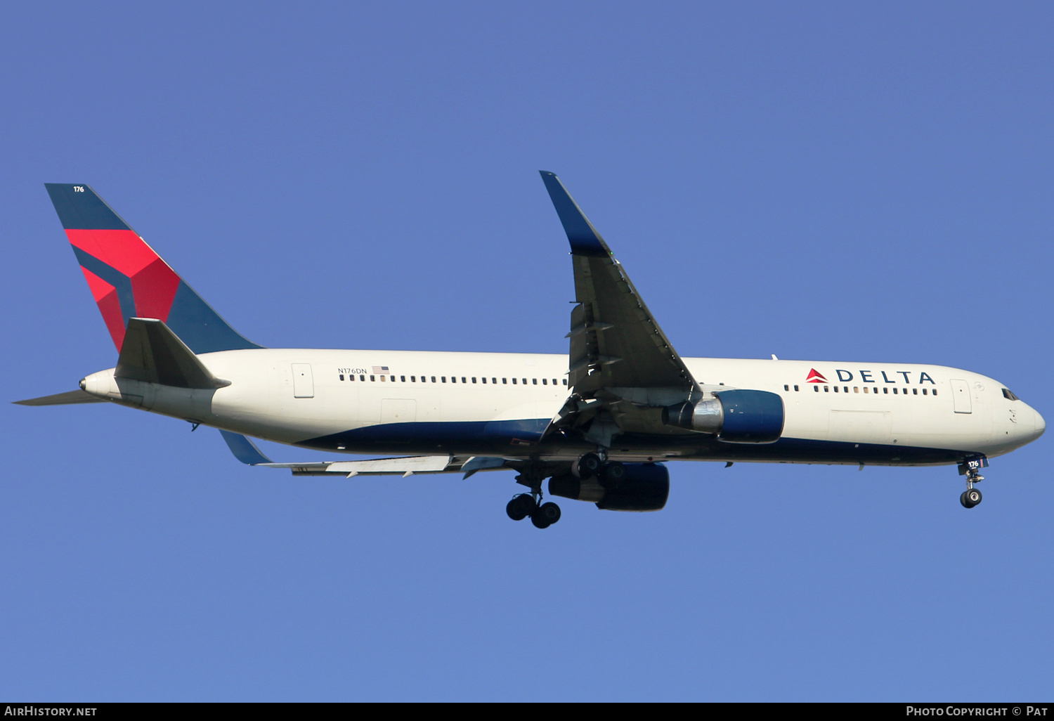 Aircraft Photo of N176DN | Boeing 767-332/ER | Delta Air Lines | AirHistory.net #382935