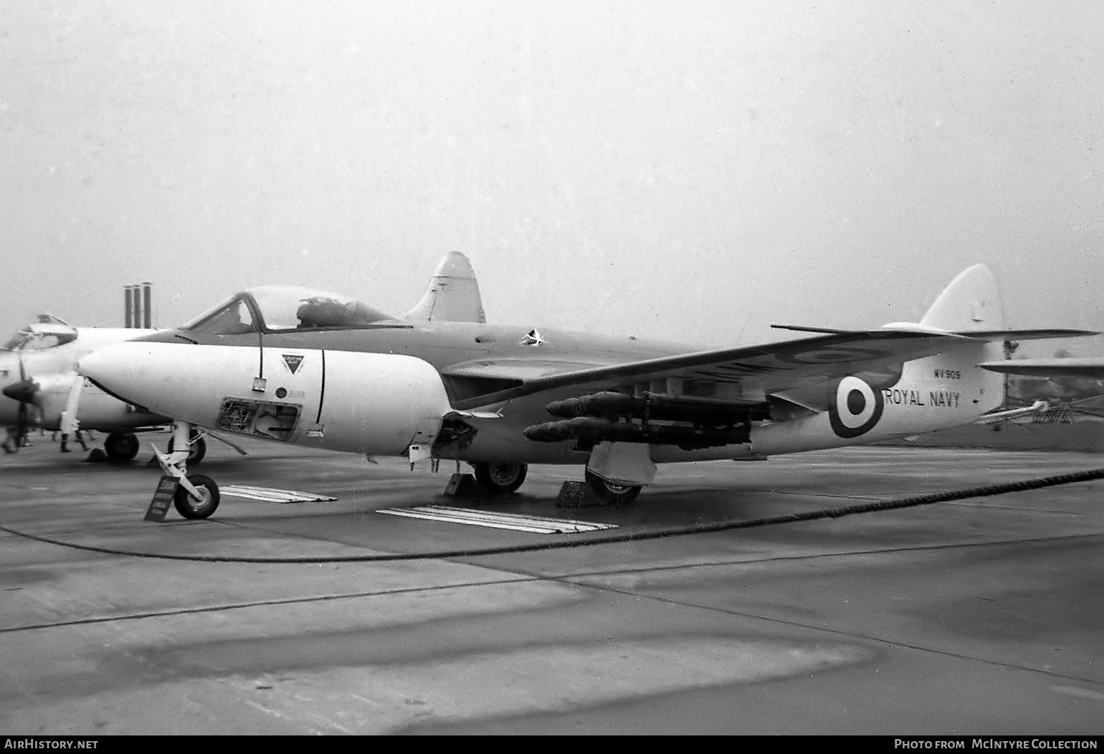 Aircraft Photo of WV909 | Hawker Sea Hawk FGA6 | UK - Navy | AirHistory.net #383006