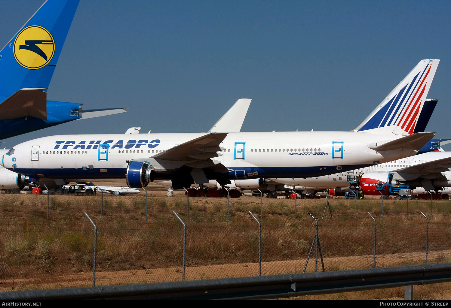 Aircraft Photo of EI-UNV | Boeing 777-222/ER | Transaero Airlines | AirHistory.net #383007