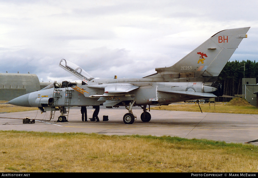 Aircraft Photo of ZE255 | Panavia Tornado F3 | UK - Air Force | AirHistory.net #383059